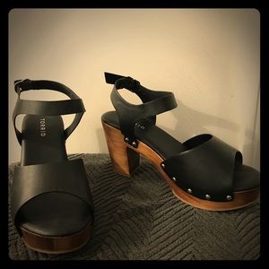 Torrid wood sole heeled sandals